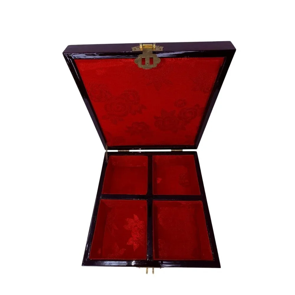 Vtg Chinese Diorama Lacquered Jewelry Box with Inlaid Scene Red Silk Interior